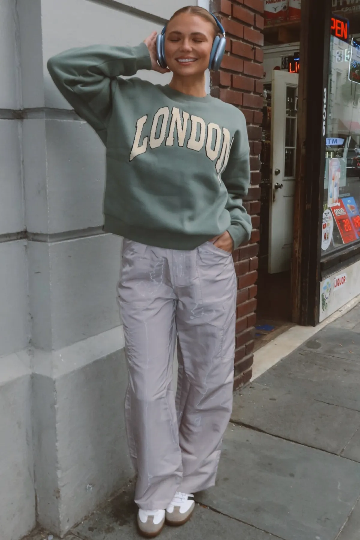 LONDON BOUCLE SWEATSHIRT