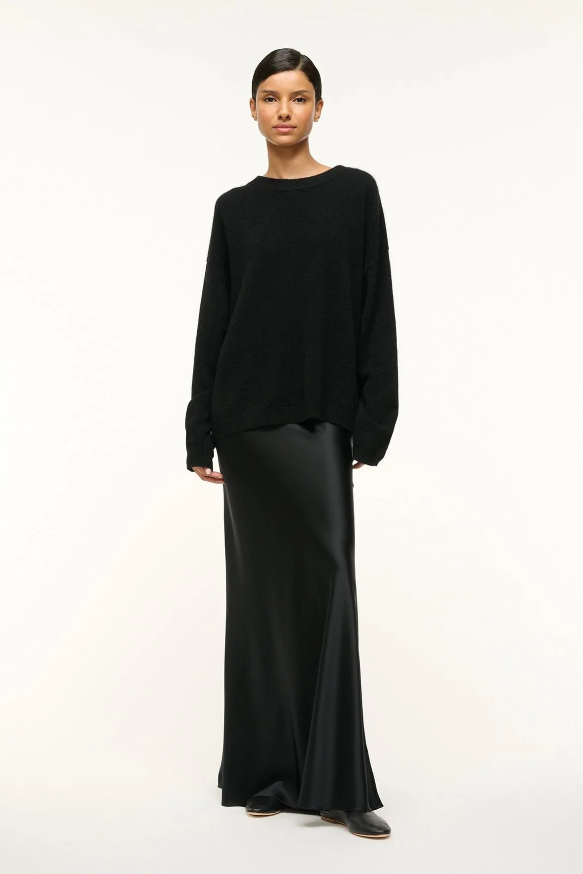 SERRANO CASHMERE RELAXED CREW | BLACK